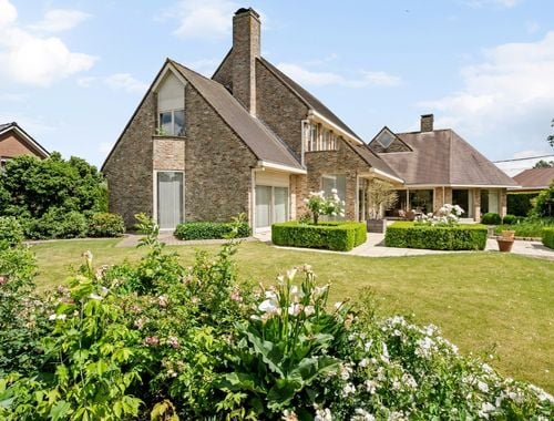                                         Woning te koop in Westrozebeke, € 699.000
