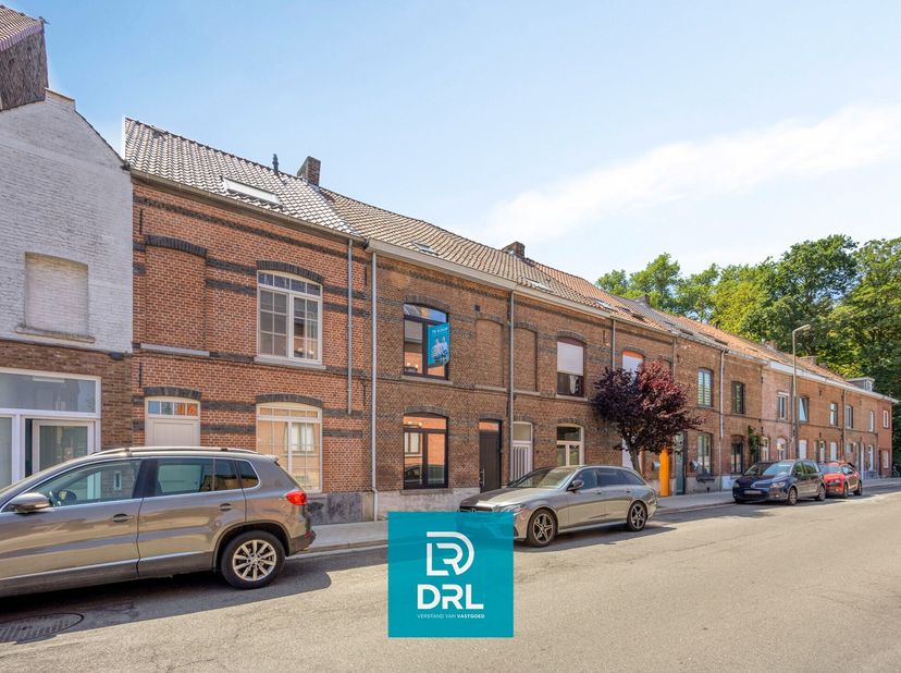 Op wandelafstand van het historische centrum van Brugge situeert zich&amp;nbsp;deze hoogwaardig gerenoveerde gezinswoning waar ruimte, licht en hedendaags