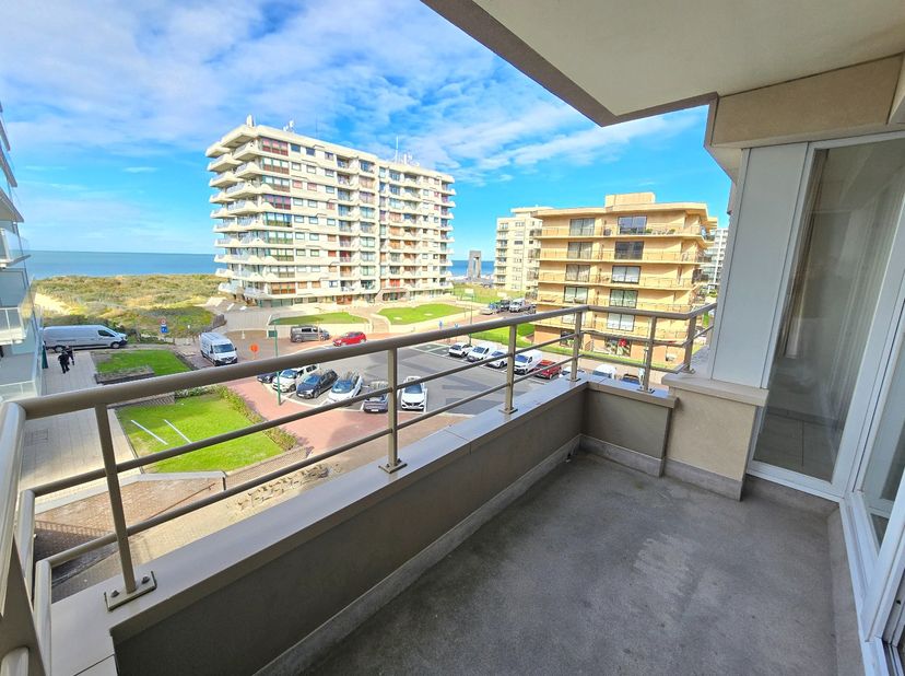 Appartement te koop in Hendrik Consciencelaan 1 bus 0302,
                    8660 De Panne