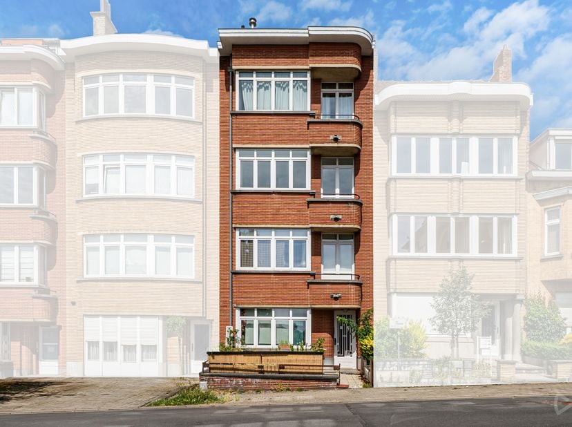 Info &amp;amp; bezoeken – 02 315 51 71<br />
We Invest Brussels stelt u met plezier dit mooie appartement van 83 m² voor, ideaal gelegen aan de Henri Stra