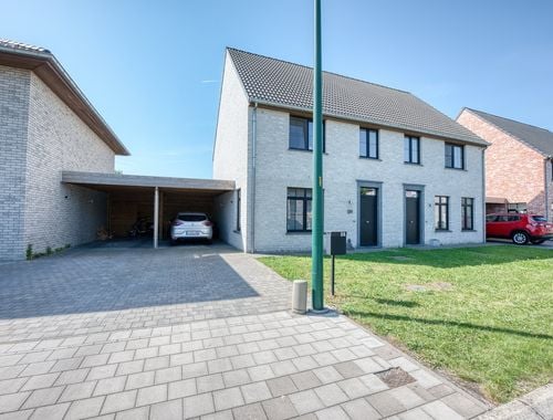                                         Woning te huur in Waarschoot, € 1.100
