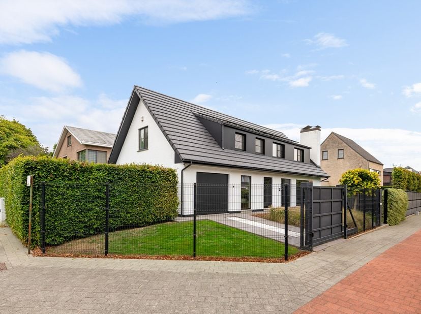 Huis te koop in Koolsveldlaan 186,
                    2110 Wijnegem