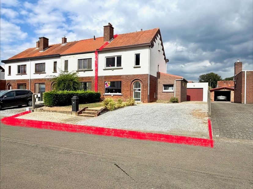 Ruime halfopen bebouwing met inrichtbare zolder, grote tuin en garage in BERINGEN, MERELSTRAAT 6<br />
<br />
Droomt u ervan een woning volledig naar