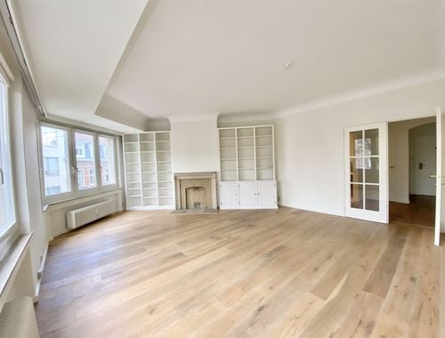                                         Appartement à louer à Uccle, € 1.400
