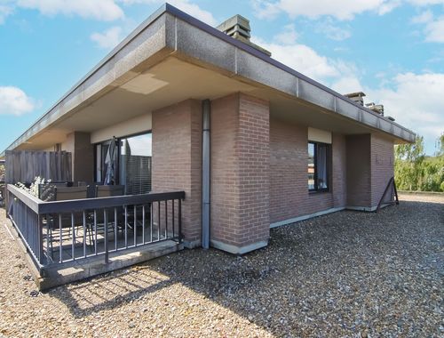                                         Penthouse te koop in Assebroek, € 220.000

