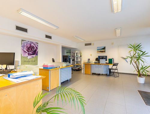                                         Kantoor te koop in Deurne, € 179.900
