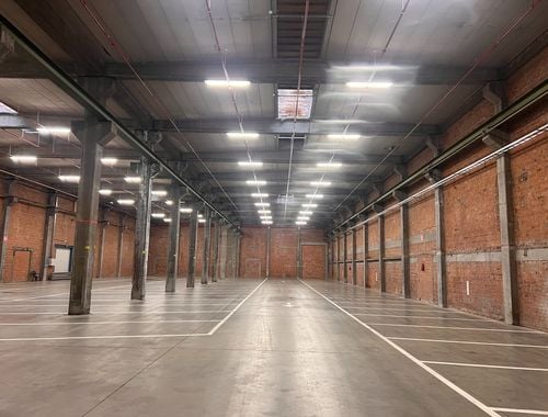                                         Entrepôt sans bureau à louer à Sint-Niklaas, € 7.252,50
