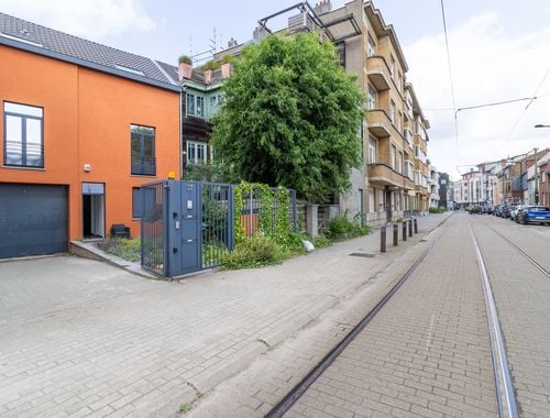                                         Gemengd gebruik te koop in Ukkel, € 750.000
