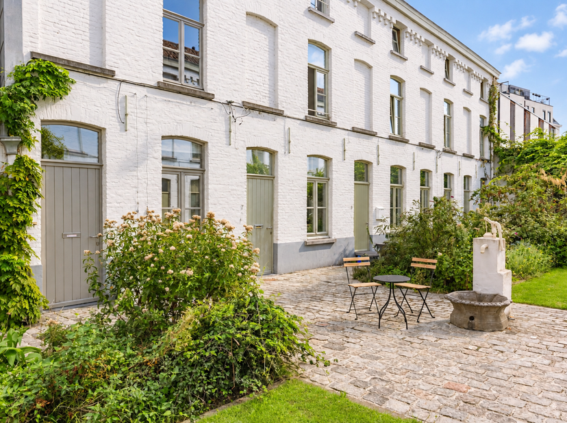 Huis te koop in Spitaalpoortstraat 5,
                    9000 Gent