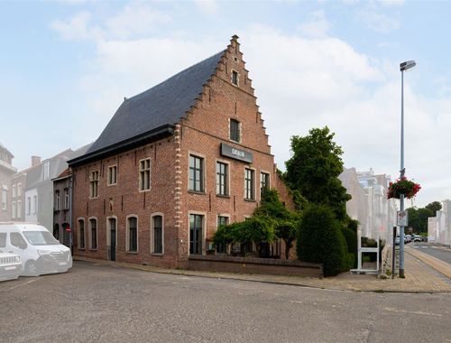                                         Bien commercial à vendre à Temse, € 476.000

