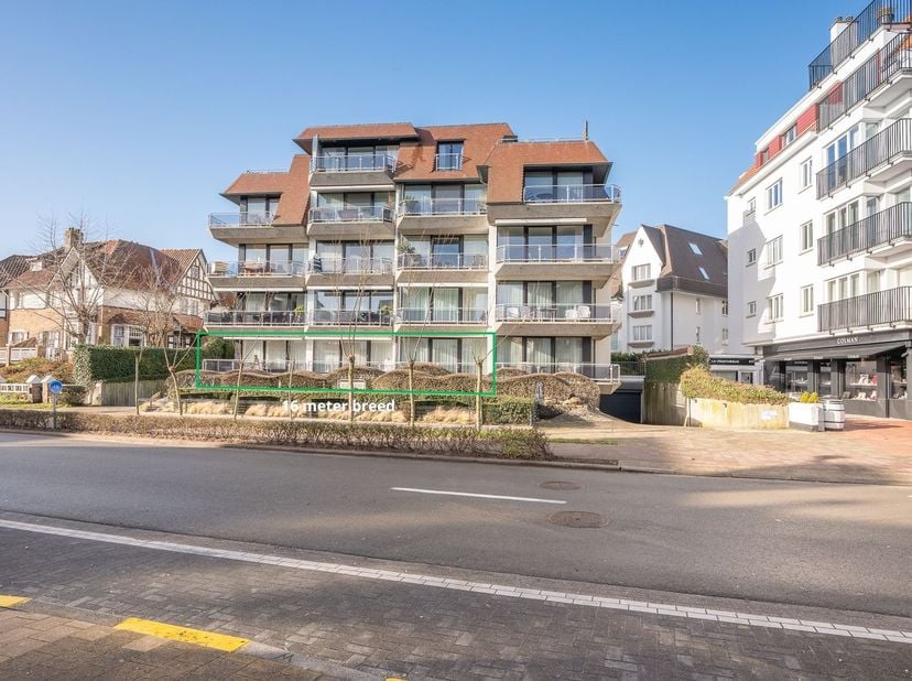 Een uitzonderlijk en exclusief appartement van ca. 300 m² met een brede gevel van 16 m en een prachtige privatieve tuin.&amp;nbsp;Dit luxueuze appartement