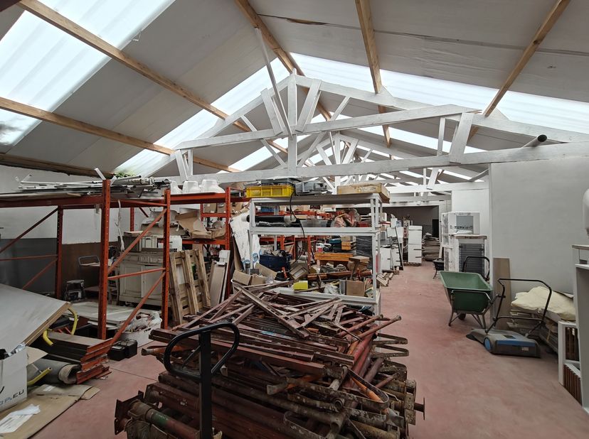 Bien professionnel à vendre
                    à 2500 Lier