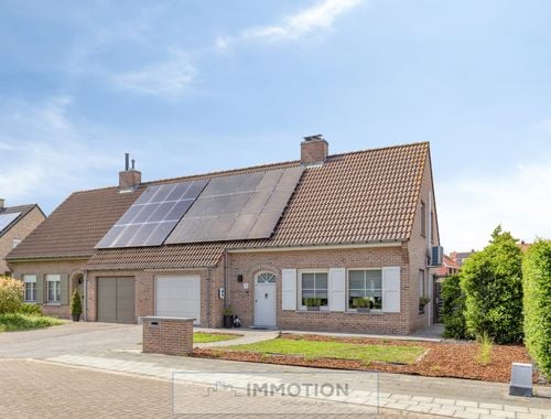                                        Koppelwoning te koop in Wevelgem, € 375.000
