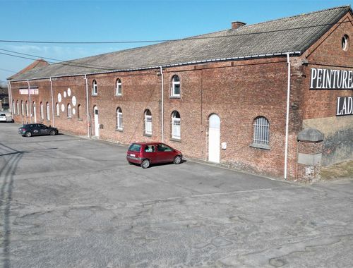                             Immeuble d'appartements à vendre à Ladeuze
