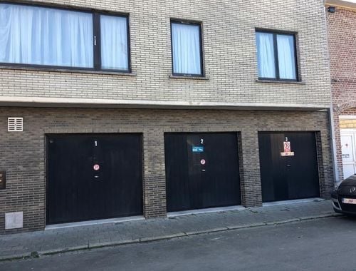                                         Box à vendre à Izegem, € 25.000
