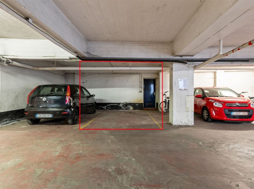 Openhuizendag op zaterdag 13 juni van 14u00 - 15u00<br />
Appartement met terras en garage in hartje Turnhout<br />
Locatie:<br />
Korte Gasthuisstraa