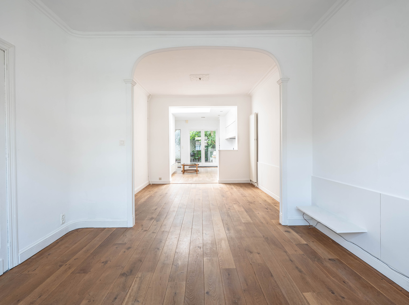 Super gezellig en charmant huis met pittoresk tuintje en 2 slaapkamers.<br />
Op het Valaar in Wilrijk, in een rustige straat, vinden we deze leuke ja
