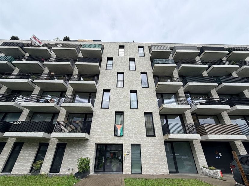 2-slaapkamerappartement op toplocatie in Hoboken!<br />
Ligging: Dit appartement ligt op toplocatie in Hoboken, een goede mix van stedelijke voorzieni