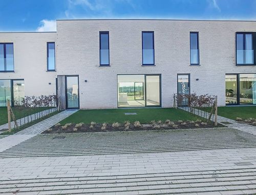                                         Maison à louer à Sint-Eloois-Vijve, € 1.200
