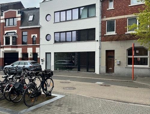                                         Bien commercial à louer à Hasselt, € 1.000
