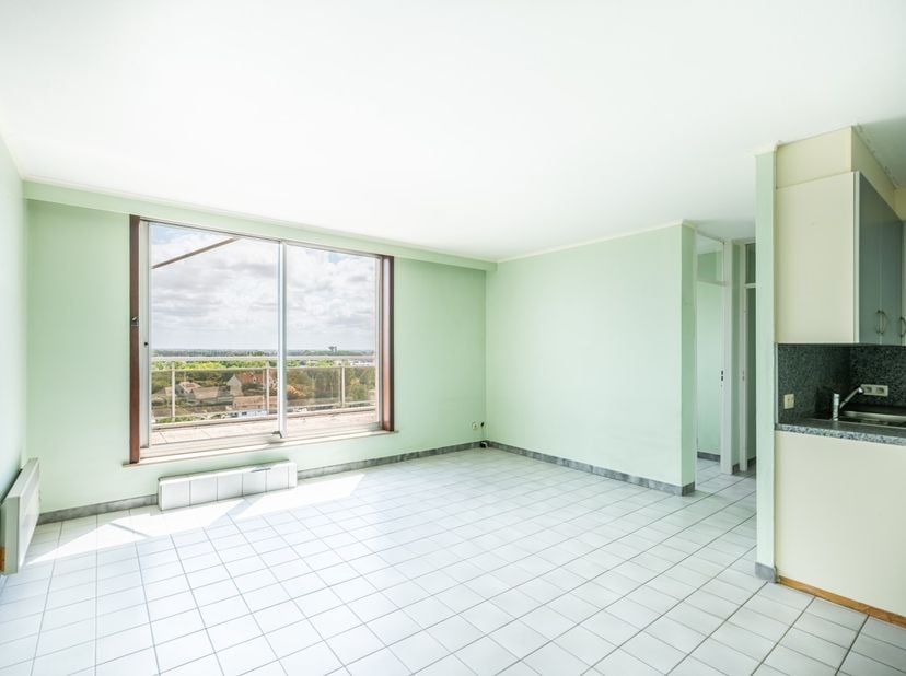 Te renoveren penthouse met PRACHTIG zicht en groot (40m²)&amp;nbsp;zonneterras in Nieuwpoort-Bad.<br />
<br />
Deze penthouse&amp;nbsp;bevindt zich op de 10de