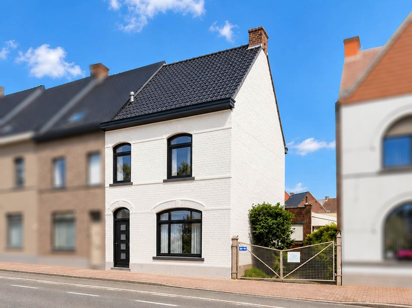 Huis te koop in Kruisstraat 203,
                    9600 Ronse