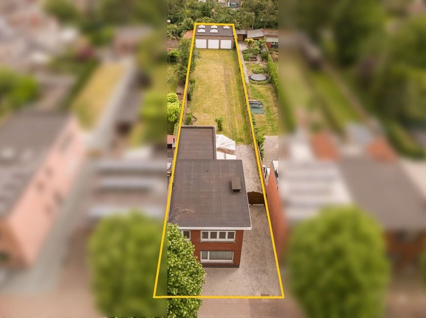 Bent u op zoek naar een pand dat wonen en werken perfect combineert? Dit veelzijdige eigendom biedt tal van mogelijkheden. Dankzij de gunstige ligging