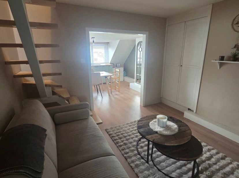 Vernieuwd duplex appartement, 80m2, vlak bij winkelcentrum Koksijde-Bad en op een boogscheut van zee met zeer goede EPC score <br />
Lage energiekoste