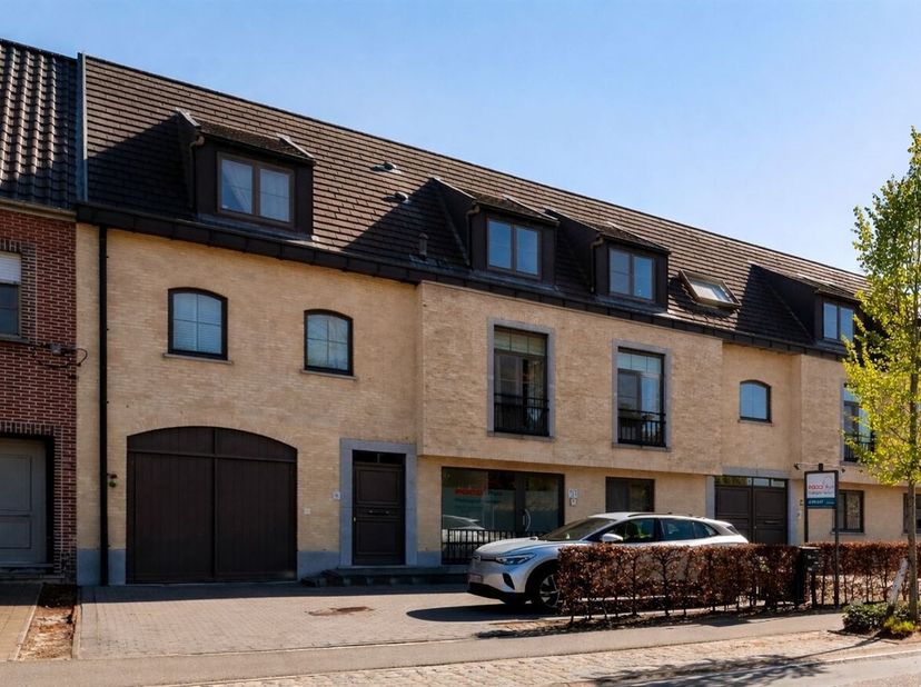 Uniek duplex appartement met zon, privacy en een topligging!<br />
Gelegen in een kleinschalige residentie van slechts 7 appartementen, geniet u hier