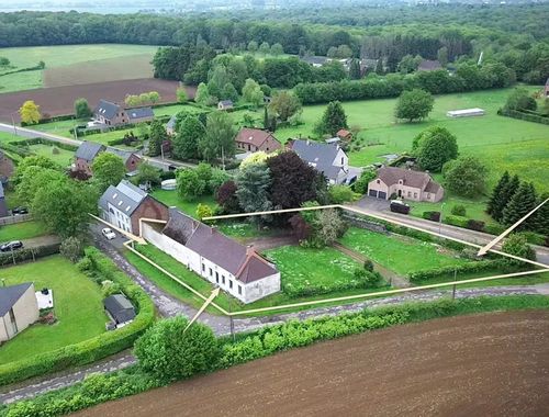                                         Woning te koop in Mont-Sainte-Geneviève, € 340.000
