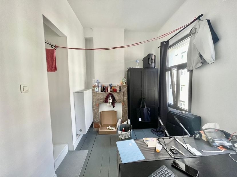 ENKEL STUDENTEN - STUDENTS ONLY (VOOR BEZICHTIGING BEL +32 384 14 14)<br />
<br />
Deze studentenkamer is centraal gelegen in Antwerpen. De kamer is