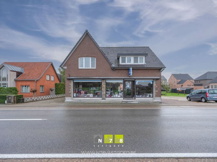Bien professionnel à vendre
                    à 3670 Gruitrode