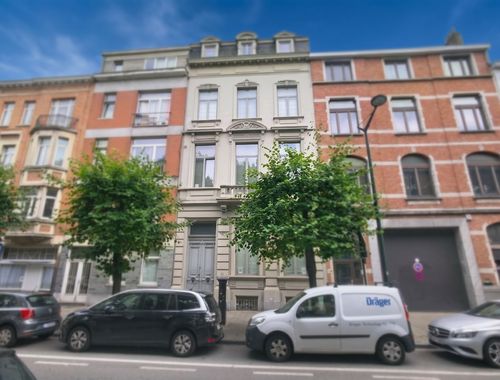                                         Appartement te koop in Laken, € 289.000
