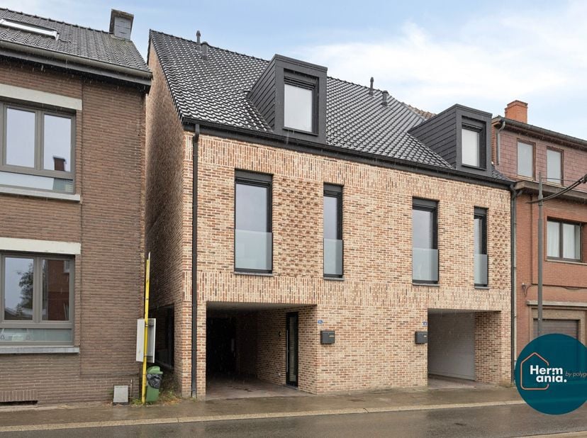 Op zoek naar een gezellige, energiezuinige woning met alles wat je nodig hebt? Deze aangename woning combineert comfort, praktische ruimtes en een fij