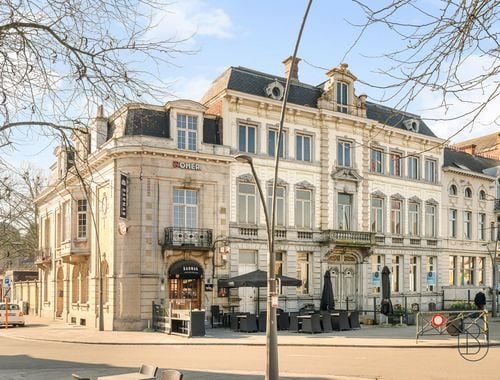                                         Maison de maître à vendre à Renaix, € 598.000
