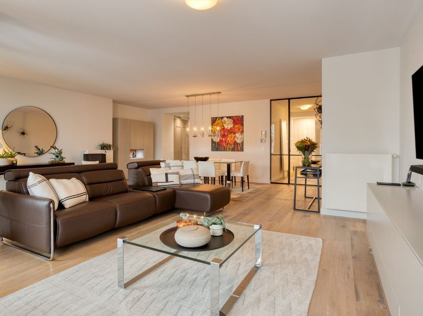 Luxueus wonen op de vernieuwde Grote Markt te Sint-Niklaas!  We hebben deze unieke kans voor U! Prachtig energiezuinig luxueus afgewerkt appartement o