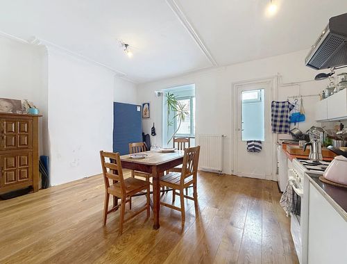                                         Appartement te koop in Schaarbeek, € 260.000
