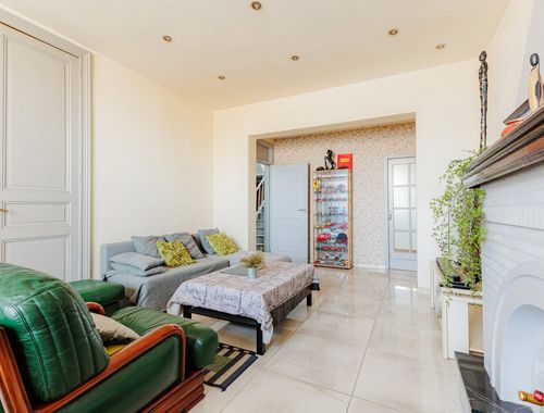                                        Appartementsgebouw te koop in Marchienne-au-Pont, € 259.999
