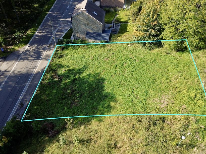 Situé à Ville, ce terrain d’une superficie indicative de 872 m² offre une opportunité rare pour concrétiser rapidement votre projet de construction. U