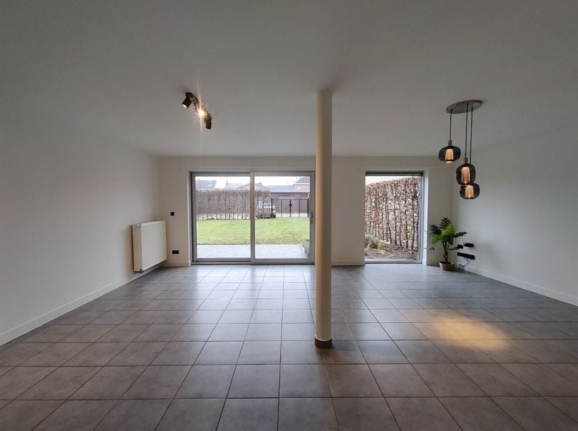 Appartement à louer
                    à 9260 Schellebelle