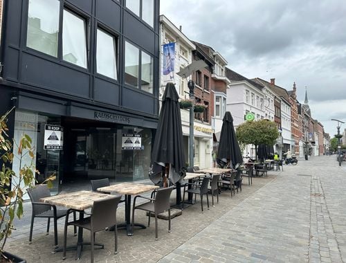                                         Boetiek te koop in Maaseik, € 169.000
