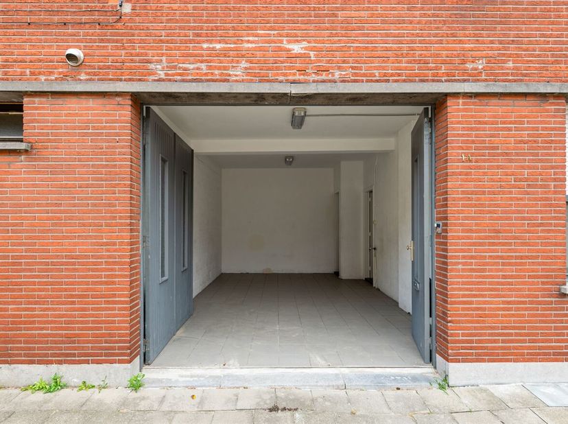 Ligging:<br />
Dit appartement bevindt zich in Borsbeek (Antwerpen), op een gunstige locatie met een vlotte verbinding naar Antwerpen. Winkels, schole