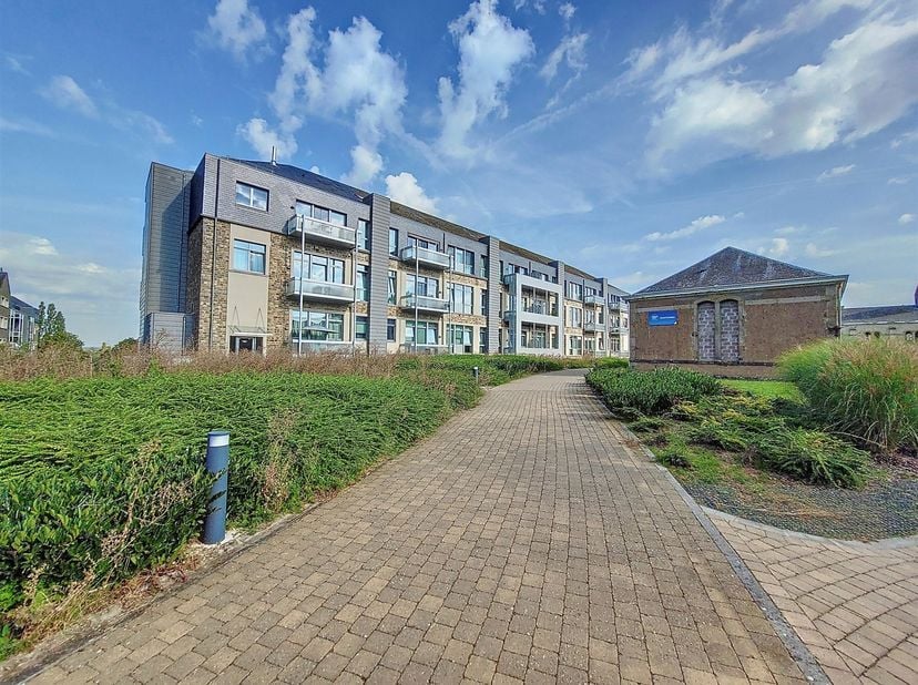 Appartement te huur in place du lieutenant callemeyn  9B bus 035,
                    6700 Arlon