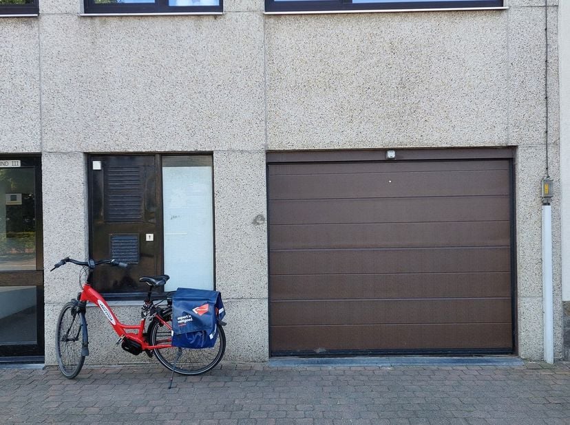 Garage te huur in Frère-Orbanstraat 335,
                    8400 Oostende