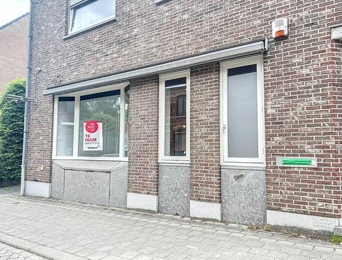                                         Bureaux à louer à Vichte, € 975
