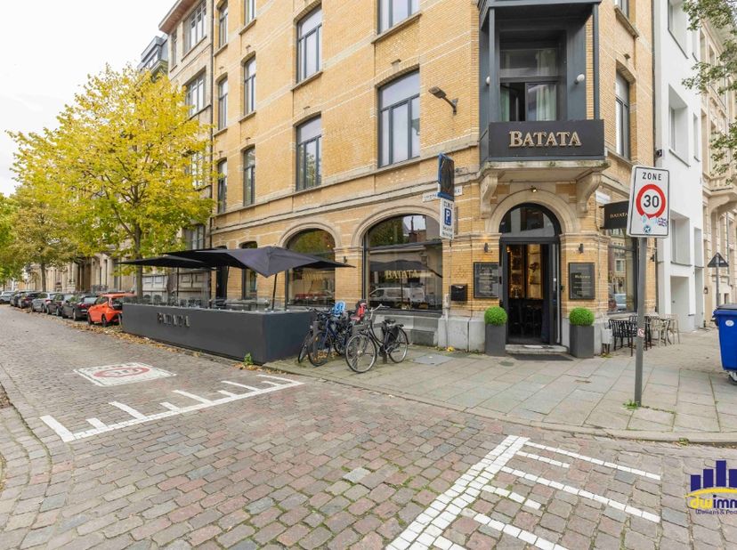 Bedrijfsvastgoed over te nemen in Kardinaal Mercierlei 94,
                    2600 Berchem