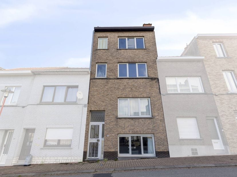 Cette maison spacieuse et polyvalente est située à la Brouwerijstraat 33 à Strombeek et, grâce à son aménagement intéressant, offre de nombreuses opti