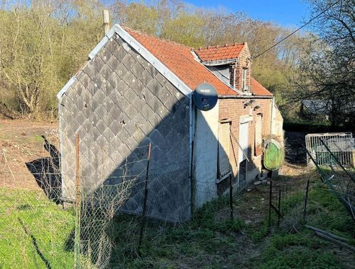                                         Woning te koop in Courcelles, € 20.000
