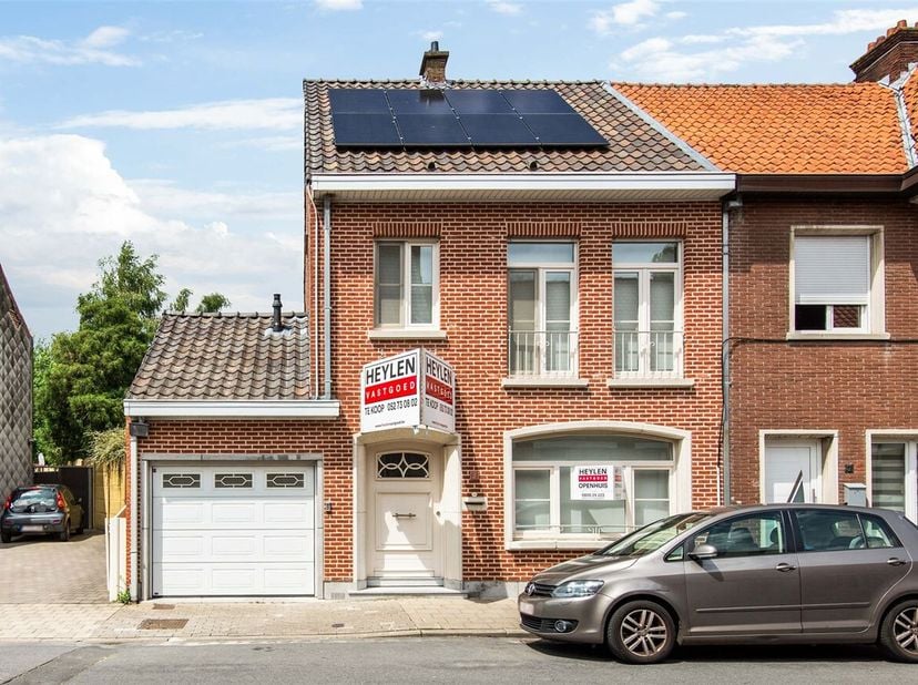 Bent u op zoek naar een instapklare woning? <br />
Dan is dit pand iets voor u! <br />
Deze woning is rustig gelegen maar toch in het hartje van Hamme