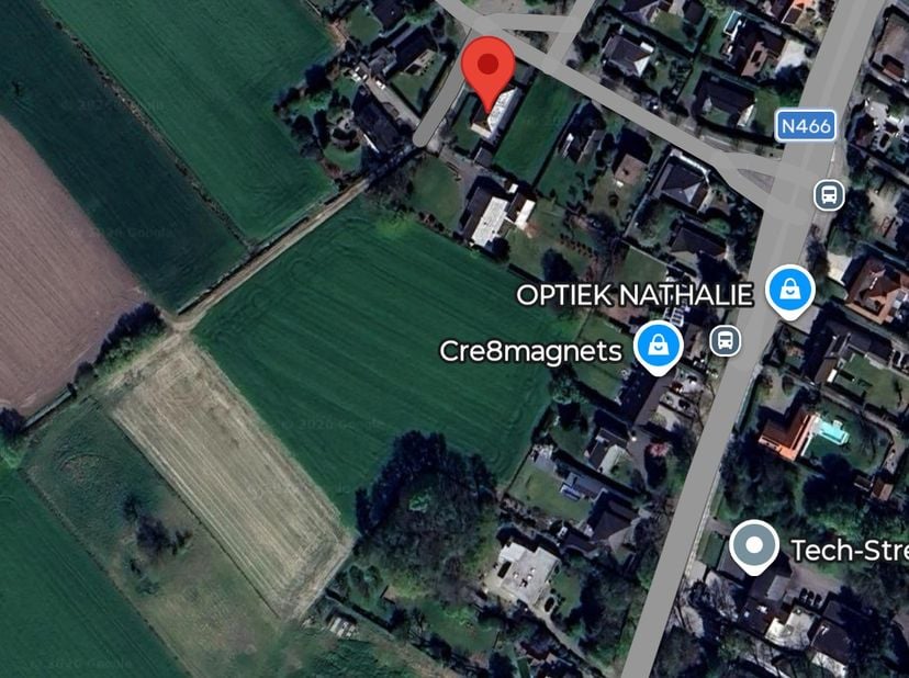 Een mooi gelegen perceel van **1,2 hectare (12.000 m²)**, geschikt als **weide of akkerland**.<br />
<br />
Het perceel bevindt zich in een aangename,